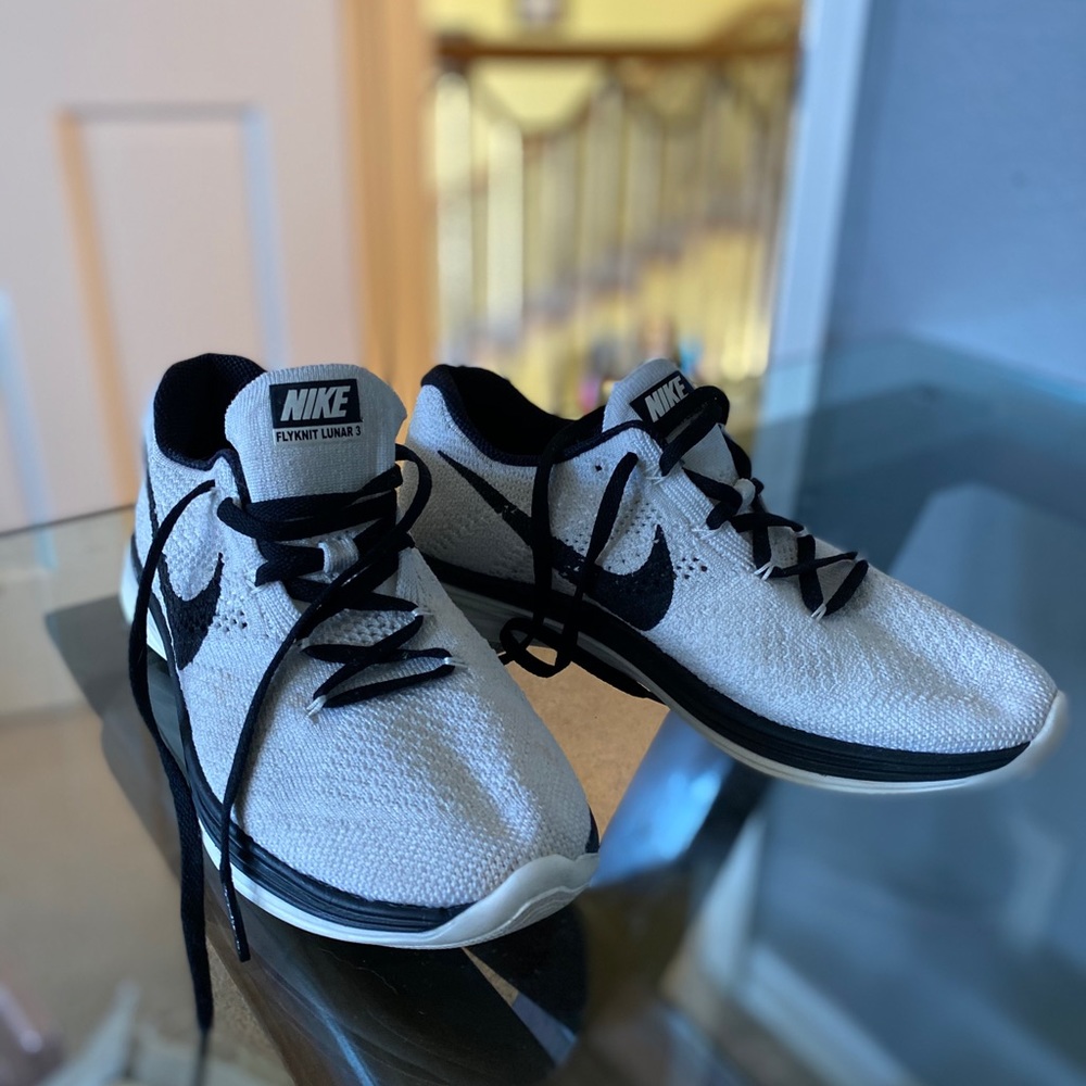 Nike FlyKnit Lunar 3 Sneakers